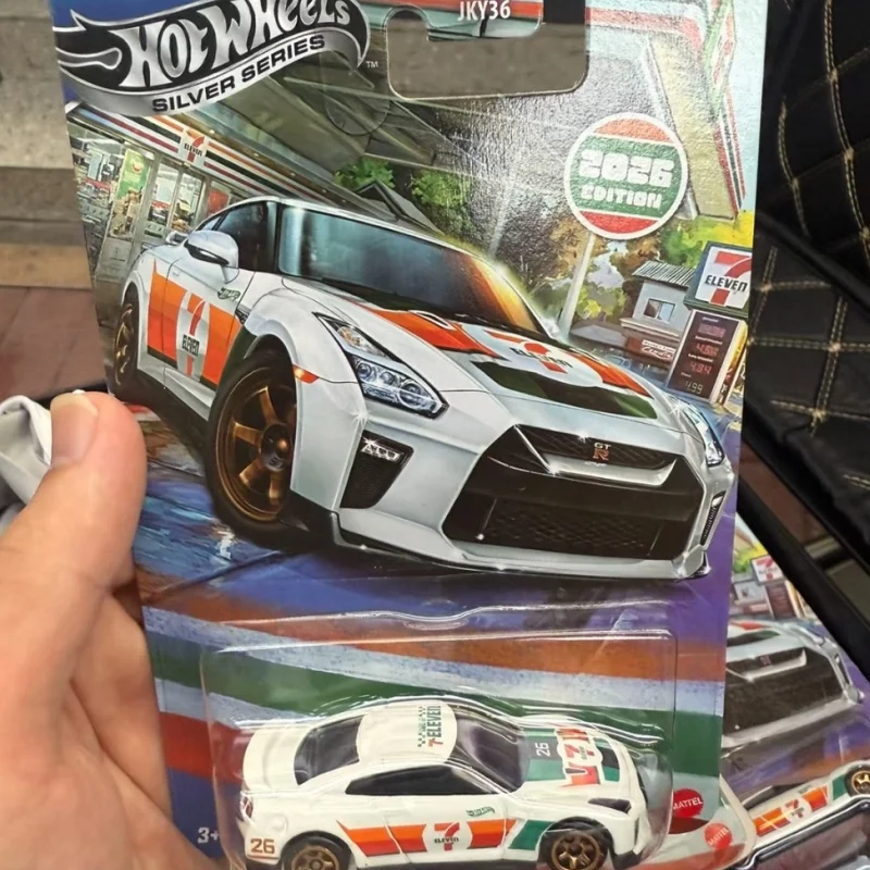 Фото Коллекционная модель Hot Wheels 1/64 GT-R R35 7-Eleven, лимитированная серия 2026 года, литая под давлением, из сплава, игрушечная машинка, подарок на день рождения №3