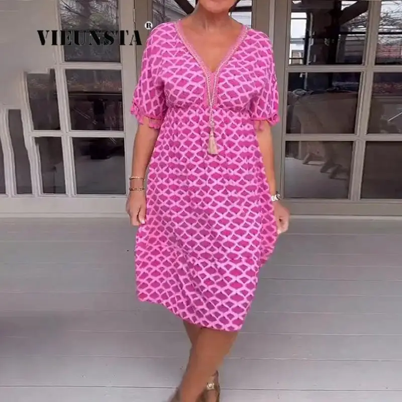 

Женское свободное платье-трапеция с V-образным вырезом