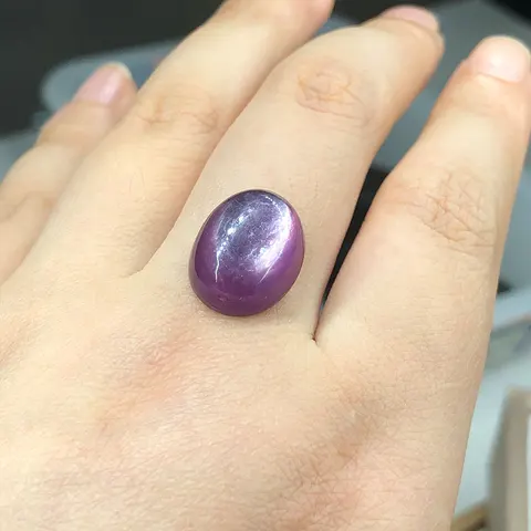 Фиолетовый лепидолит кабошон