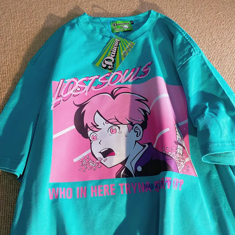 

Футболка с коротким рукавом и мультяшным принтом в японском стиле