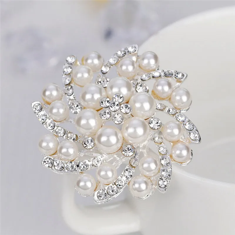 

DIAMANTE BROOCH BROACH CRYSTALS FLOWER FAUX PEARL WEDDING BOUQUET