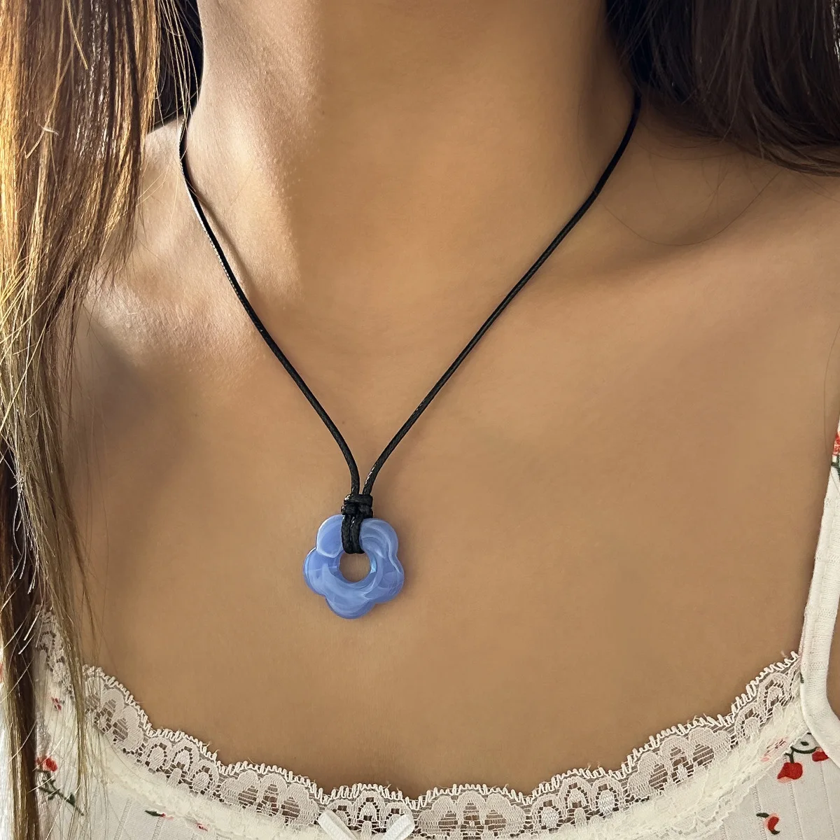 Accessories Sweet cool style, niche design, floral necklace, wax thread, adjustable simple floral necklace