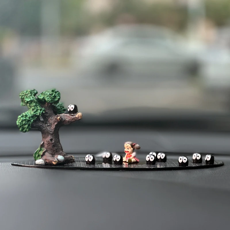 

Миниатюрная фигурка из аниме «Тоторо» для салона автомобиля