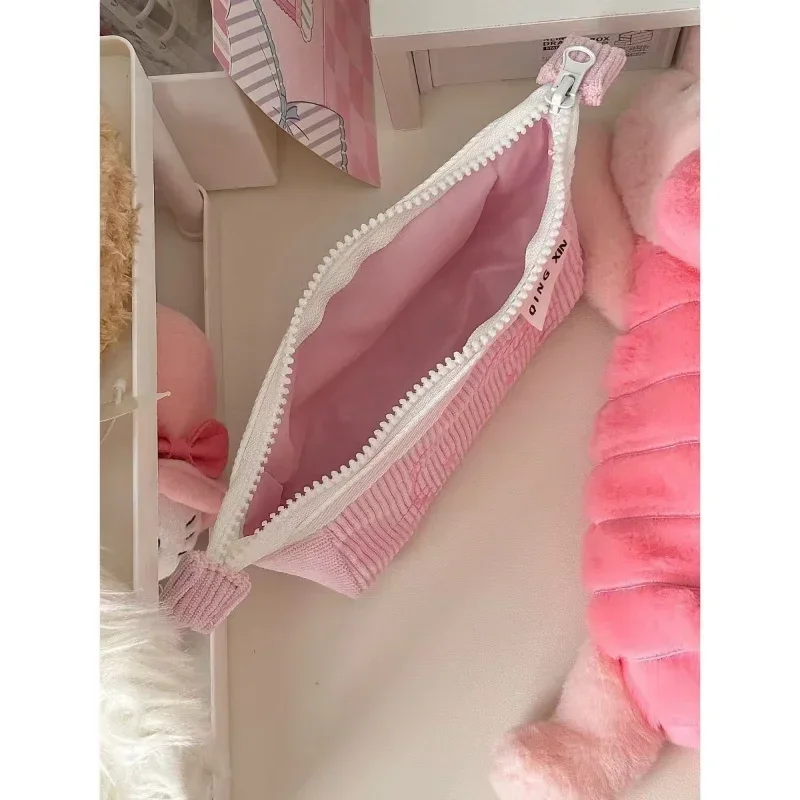 Женский Стильный карандаш яркий большой емкости с изображением героев