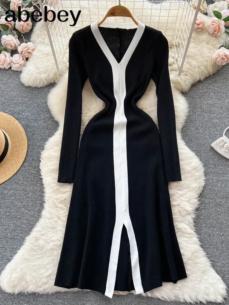 

Женское трикотажное платье с V-образным вырезом и длинным рукавом