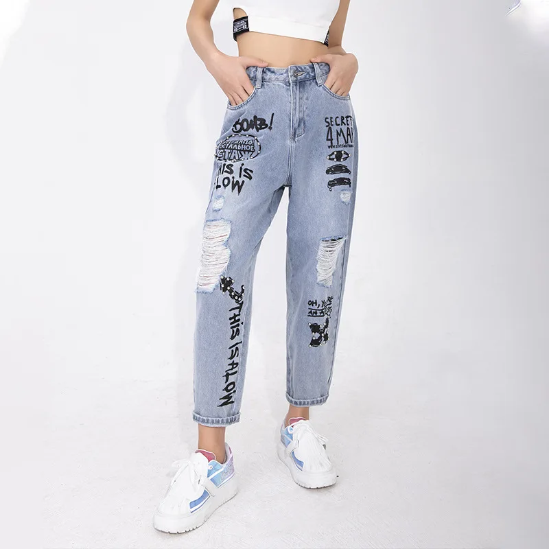 Women's spring and summer new original trendy INS personality graffiti rivets printed hole grinding white straight jeans