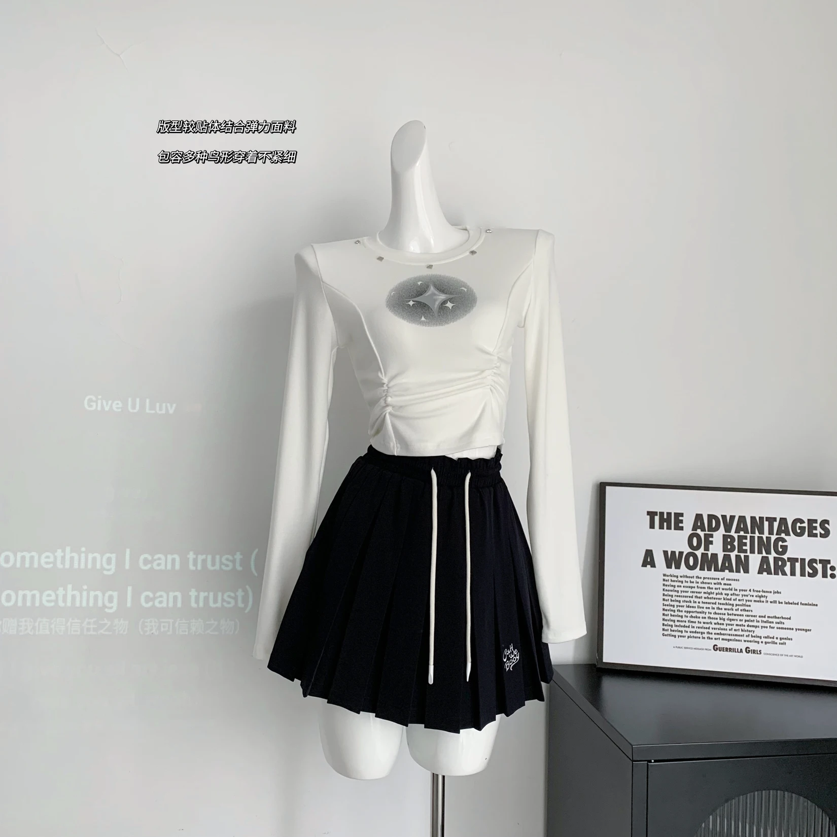 Женская плиссированная футболка в американском ретро-стиле Y2K дизайнерский топ с