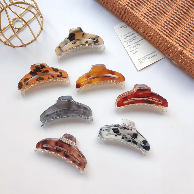 

Ins Hot Selling Retro 9cm Geometry Hollow Women Hair Clip Claw Temperament Tortoiseshell Acetic Acid Shark Clip Hair Accessories