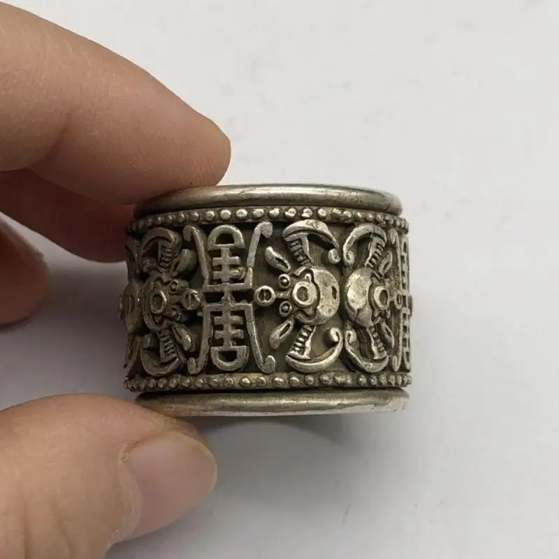 

Серебряные кольца с летучей мышью