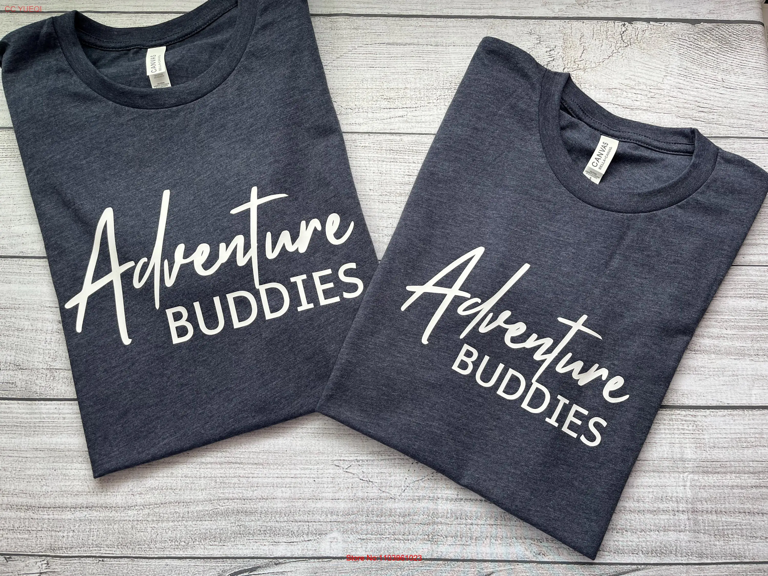 Футболка Adventure Buddies World Traveler Vacay Mode Travel Lover Awaits с длинными или короткими рукавами