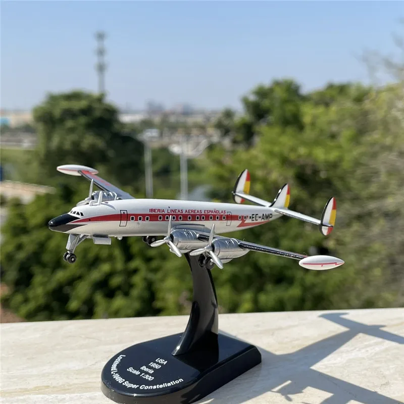 

1:300 Scale Model Lockheed Super Constellation Aircraft Diecast Alloy Airplane Aviation Toy Collection Decoration Display Doll