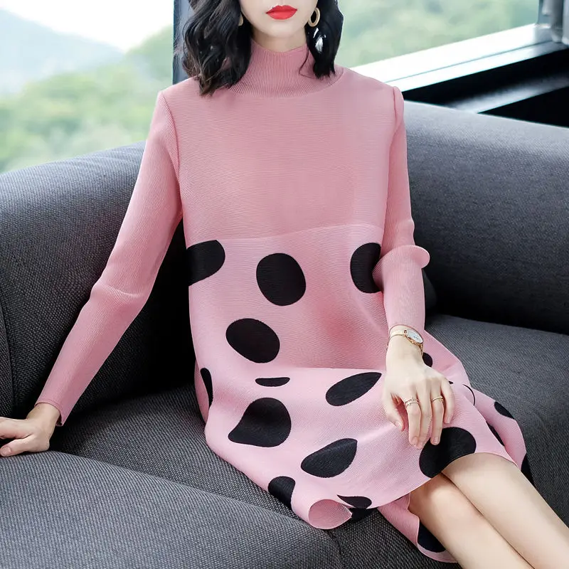 

2021 spring and autumn new pleated dress female large size loose half high collar temperament casual dress fashion