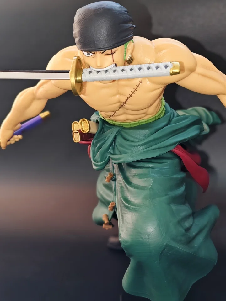 Фото Оригинальная коллекционная фигурка BANDAI One Piece: Ророноа Зоро (Санториу Грандиста), модель из ПВХ, серия Figuarts №4