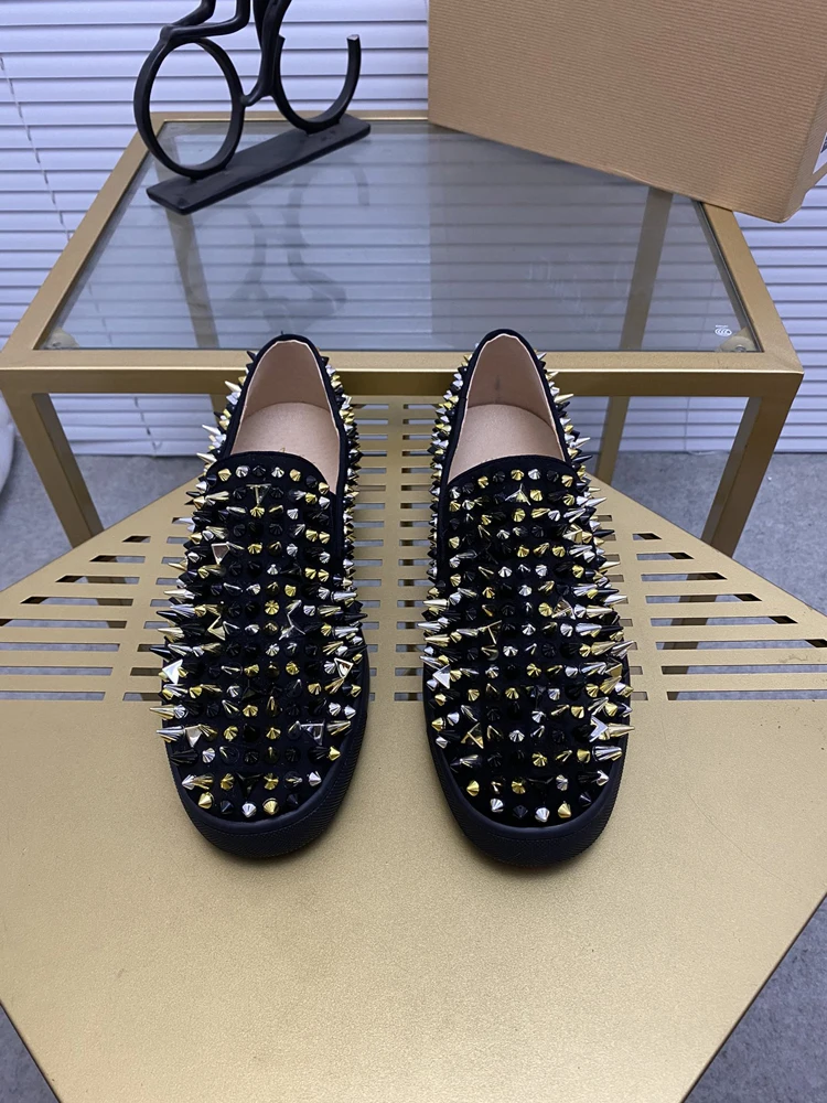 Summer Rivet Design Shoes Men Slip on Loafers Fashion Brand Stud Spike Rivet Loafers for Men Flats Black Casual Shoes