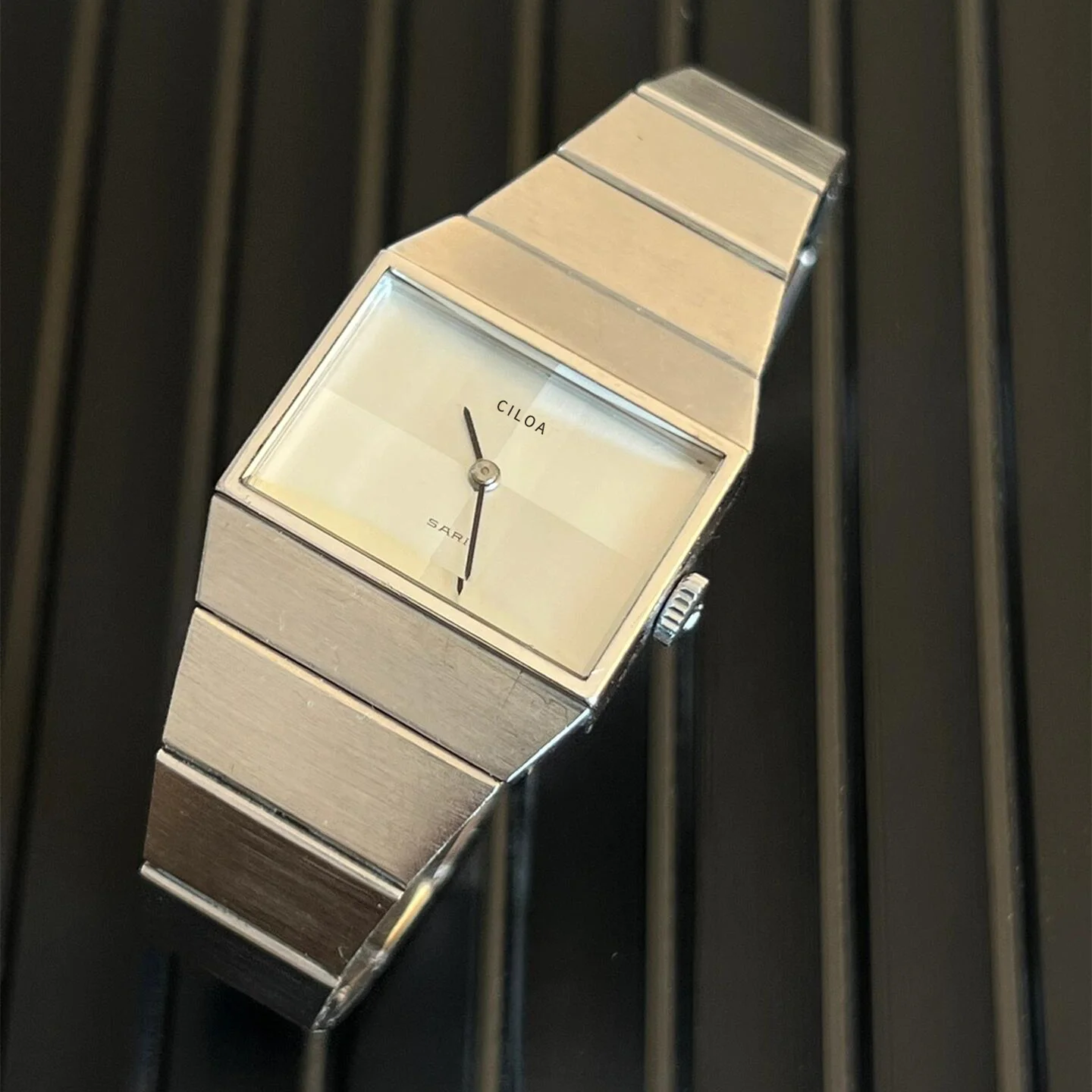 Новое поступление женские часы с сахарным кубиком маленькие и изысканные