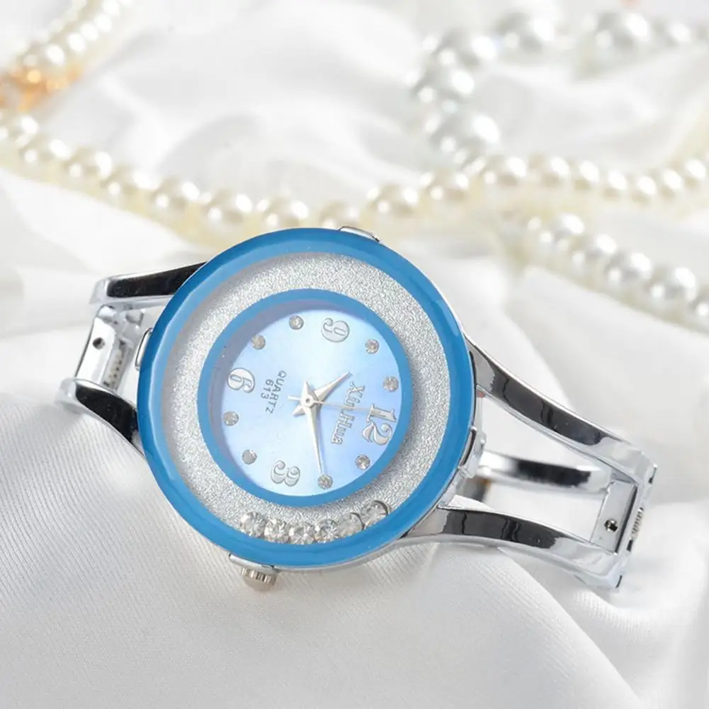 

Quartz Watch Round Dial Rhinestones Universal Anti-Corrosion Roman Numeral Wrist Watch for Business