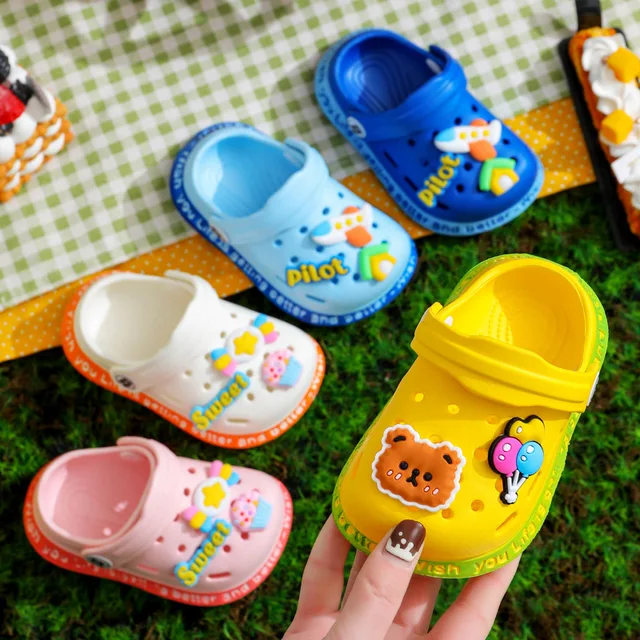 Kids Summer Cartoon Cave Hole Sandals 2022 Garden Beach Slippers Sandals Non-Slip Soft Soled Quick Drying Shoes 1