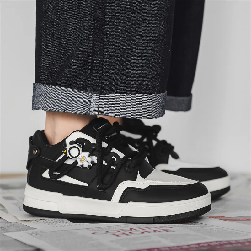 

Fashion Men Vulcanized Shoes Skateboarding Shoes Retro Male Sneakers Platform Comfortable Breathable Casual Sneakers Tenis Homem