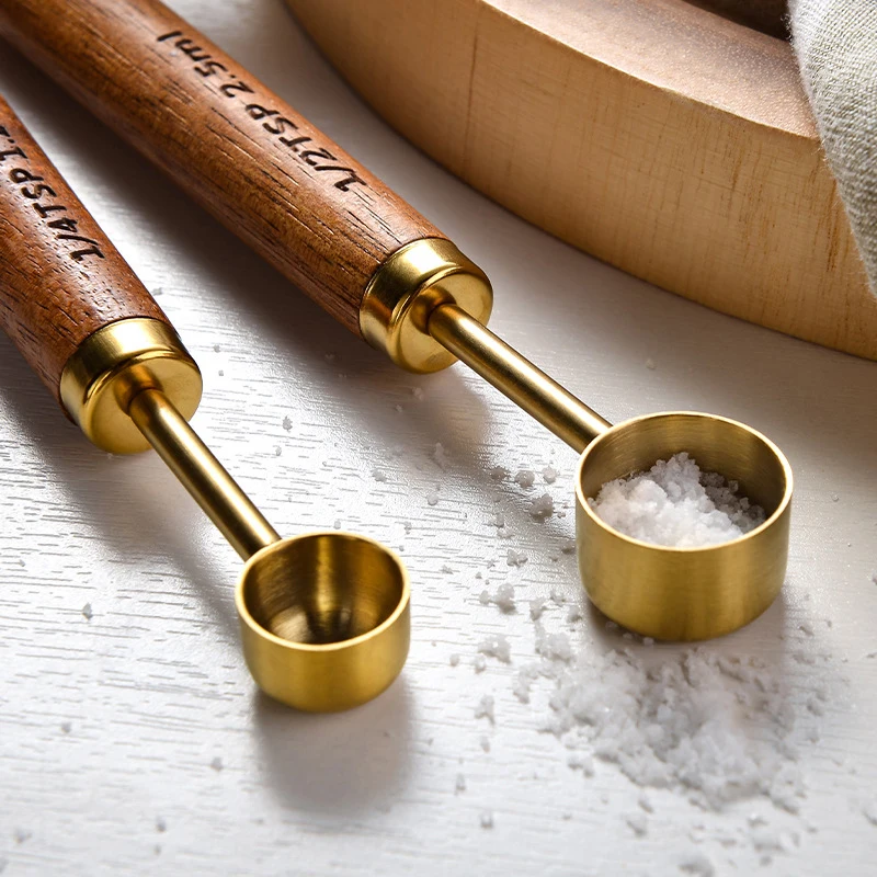 Шкала для выпечки из нержавеющей стали с деревянной ручкой