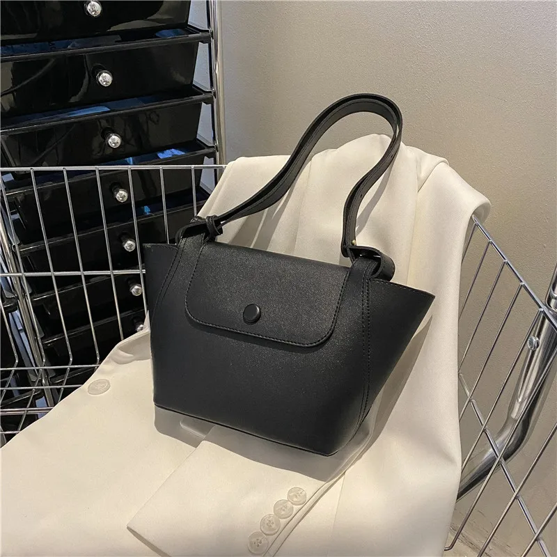 

Popular fashion texture simple shoulder underarm bag 2022 autumn and winter new atmospheric commuter messenger bag for women