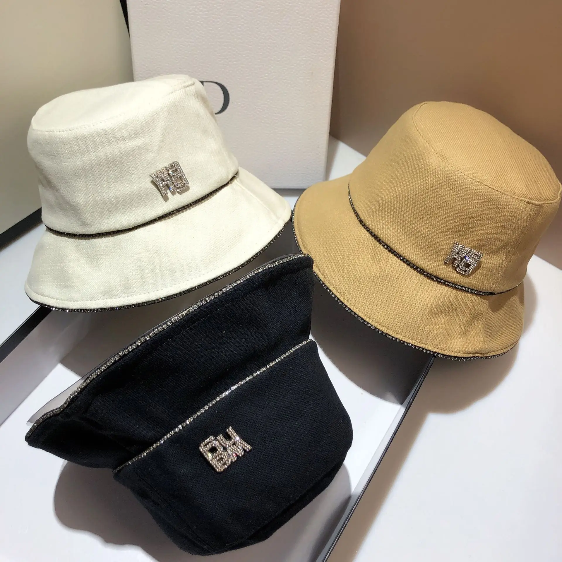 

Bright Drill Alphabet Wang Bucket Hats Flat Top Fisherman's Hat Cotton Outdoor Cycling Sun Hats Fedoras Gorras Para Mujer