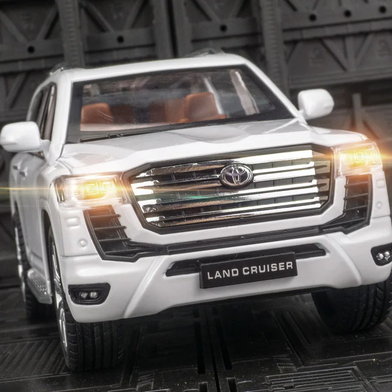 

Scale 1:24 Toyota Land Cruiser LC300 SUV Car Model with Light and Engine Sound Alloy Diecast Collection Toy for Children Boys