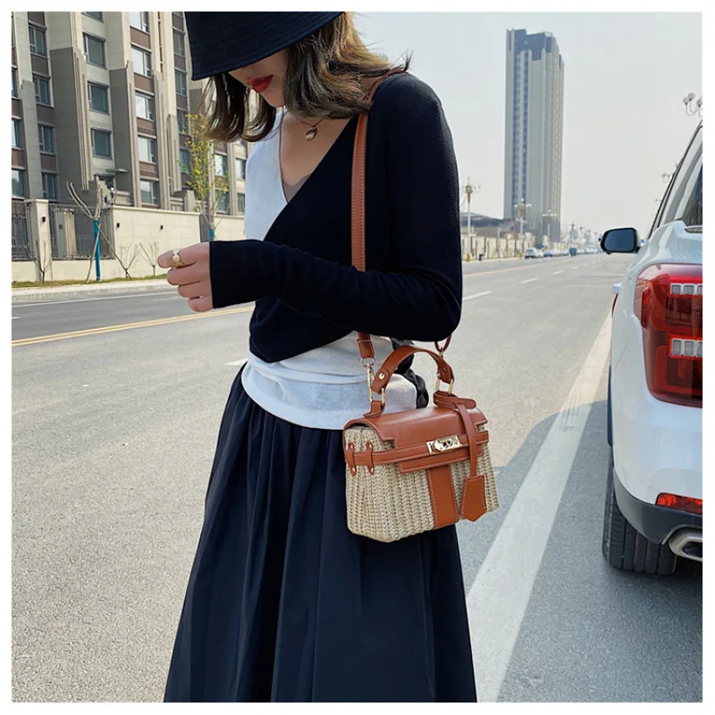 Straw Woven Handbag Women's New Shoulder Bag Versatile Crossbody Bag Fashionable Bag for Vacation
