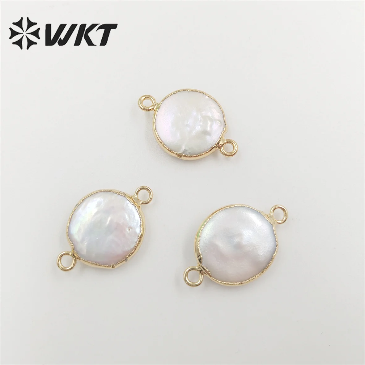 WT-C152 Шарм Круглый жемчужный коннектор для ожерелья, натуральный жемчуг, необработанная цветовая форма украшения с золотыми коннекторами.