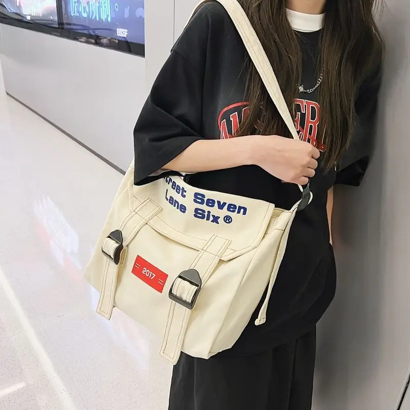 2023 New Versatile Literature And Art Men And Women Canvas Vintage Large Capacity Crossbody Bag Leisure Versatile Messenger Bag