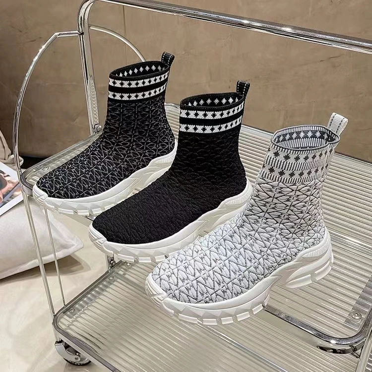 

New Women Boots Lightweight Leisure Sport Sock Shoes New Autumn and Winter Unisex Footwear Comfortable Soft-soled Female Shoes