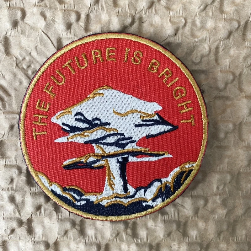 Эмблема будущее яркий гриб облако эмблема для морального духа нашивка с вышивкой