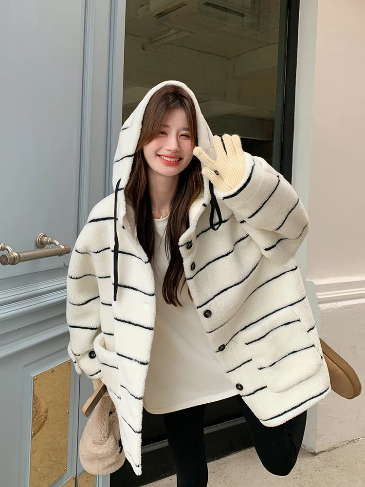 Корейская серия в белую полоску свободный утолщенный капюшон однобортный мех