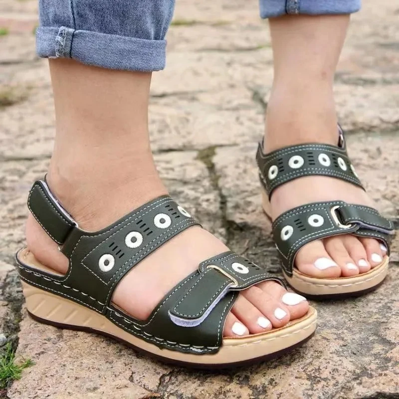 

2022 Summer New Women's Sandals Large Leisure Embroidered Strip Thick Bottom Comfortable Simple And Versatile Daily Sandals