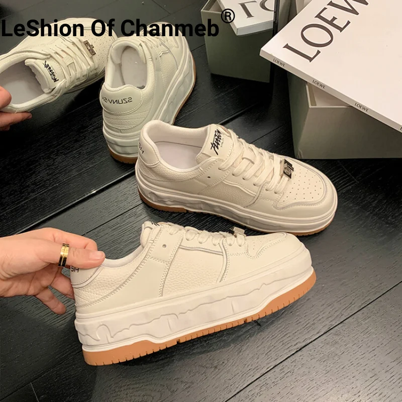 

Женские кроссовки из натуральной коровьей кожи, на шнуровке, с круглым носком