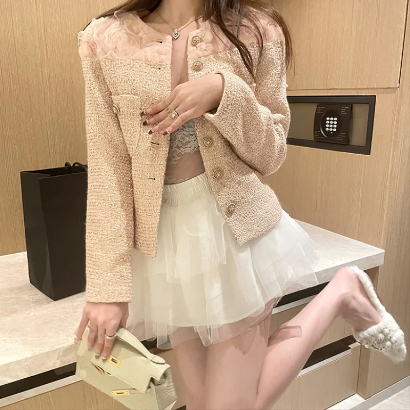 Рисунок 4 - Женское маленькое пальто из очаровательного материала