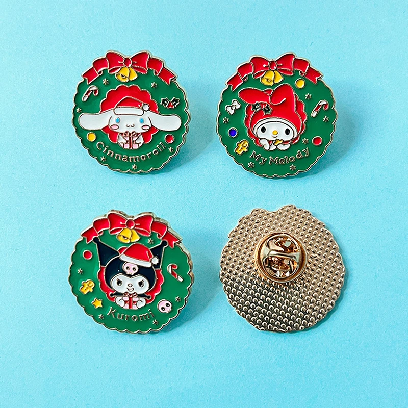 

Рождественская брошь Sanrio, Новогодняя брошь, Корсажная брошь в виде женских булавок, украшения, мультяшный милый значок Kuromi, аксессуары для одежды и сумок
