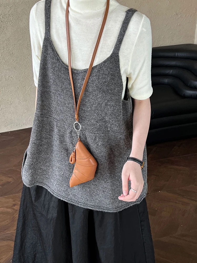 Женский трикотажный жилет с круглым вырезом без рукавов