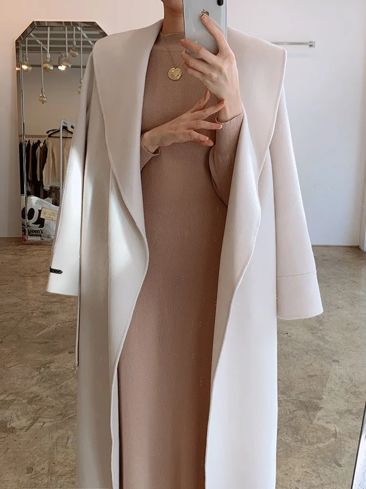 Женское длинное шерстяное пальто на шнуровке |