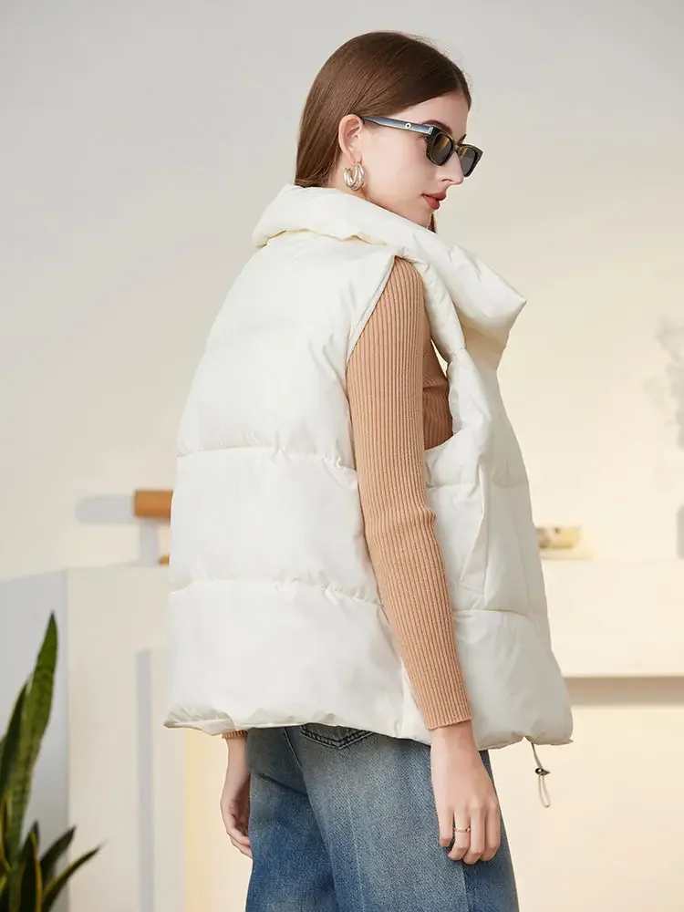 Женский пуховик с воротником-стойкой без рукавов