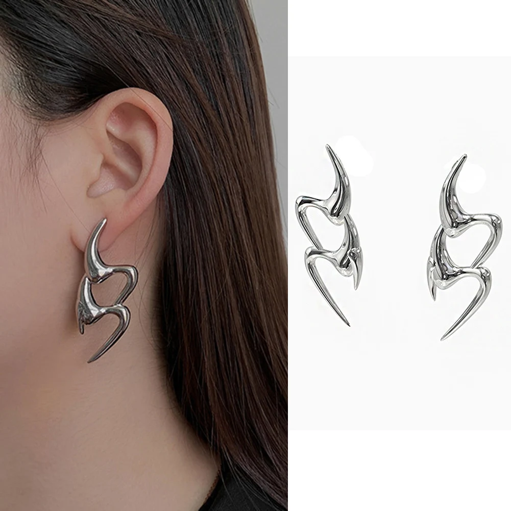 

2022 Fashion Trend French High-end Sense Temperament Light Luxury Geometric Irregular Flame Point Women's Earrings Jewelry