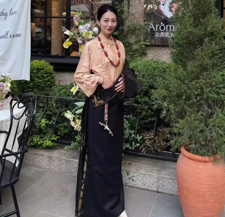 Китайский Xizang Женская лампа тибетская длинная простая