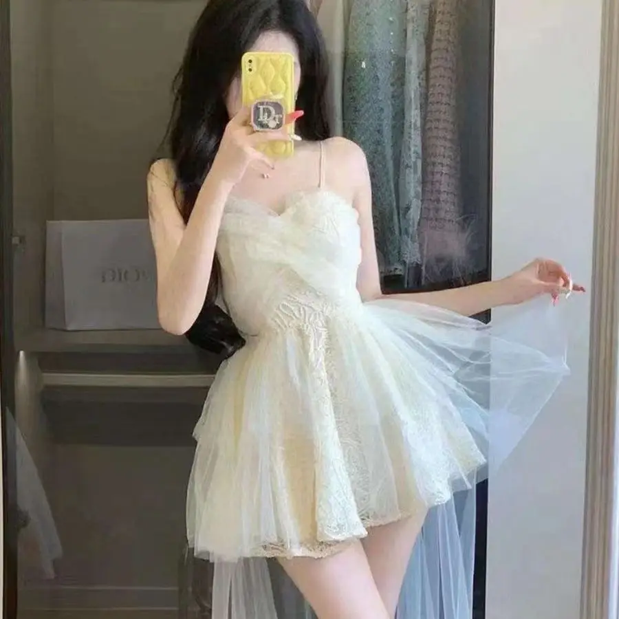 

French Princess On The Run Lace Mesh Suspender Female Summer Gathered Waist Temperament Swing Train Birthday Cocktail Dres