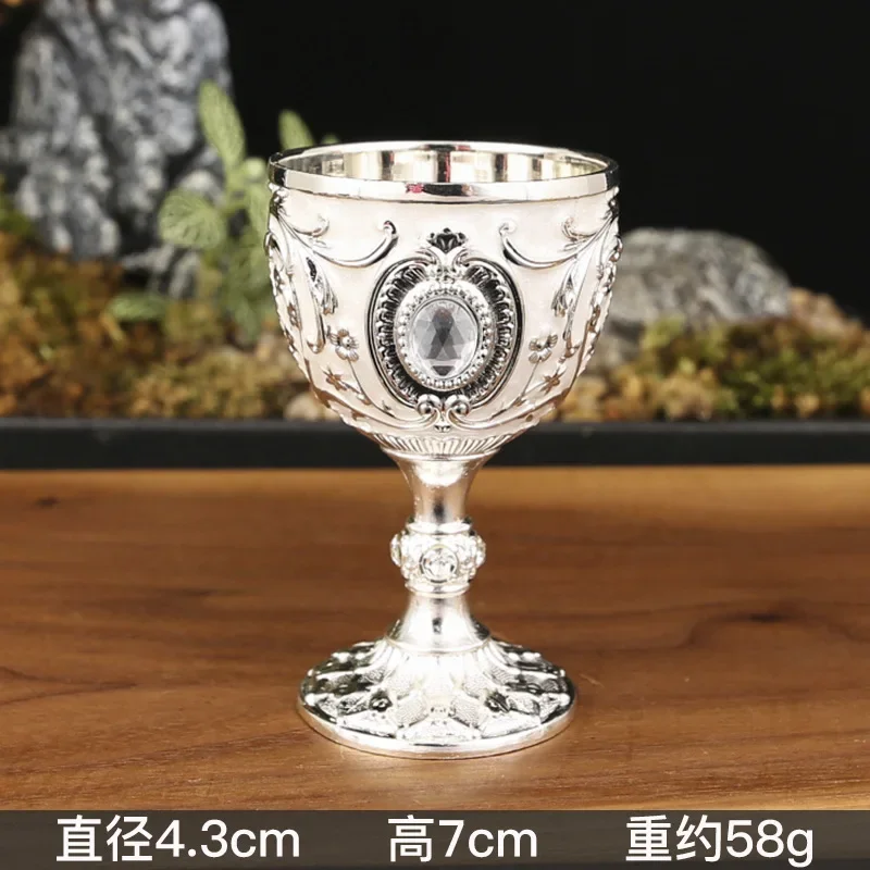 

Металлическая чаша в скандинавском стиле