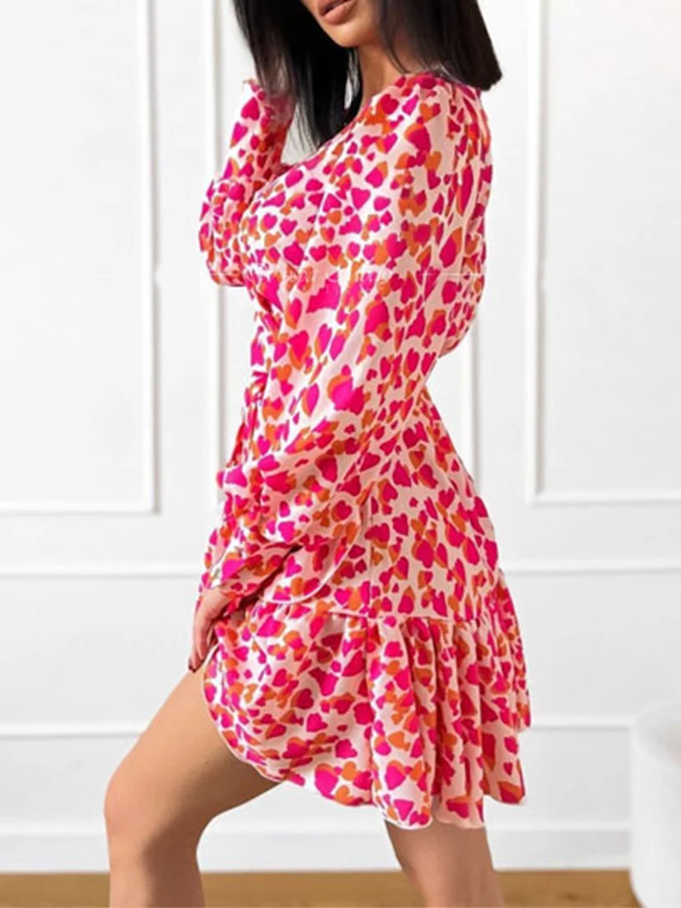 Женское офисное платье-рубашка с цветочным принтом длинным рукавом поясом и