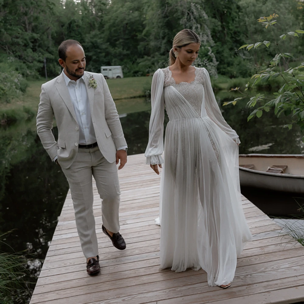 Струящееся шифоновое свадебное платье в стиле бохо с длинными рукавами епископа