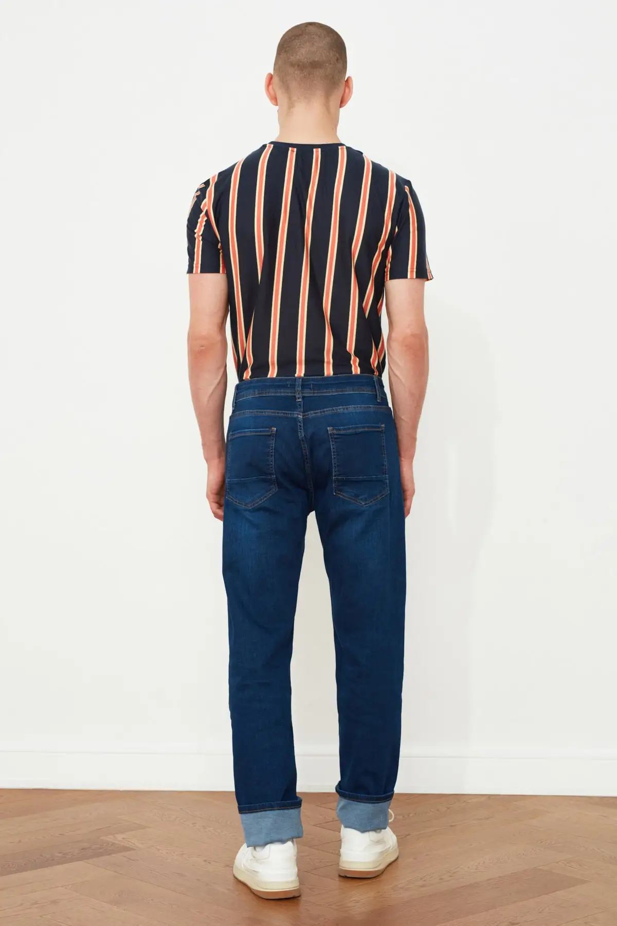 

Trendyol Slim Fit TMNSS21JE0220