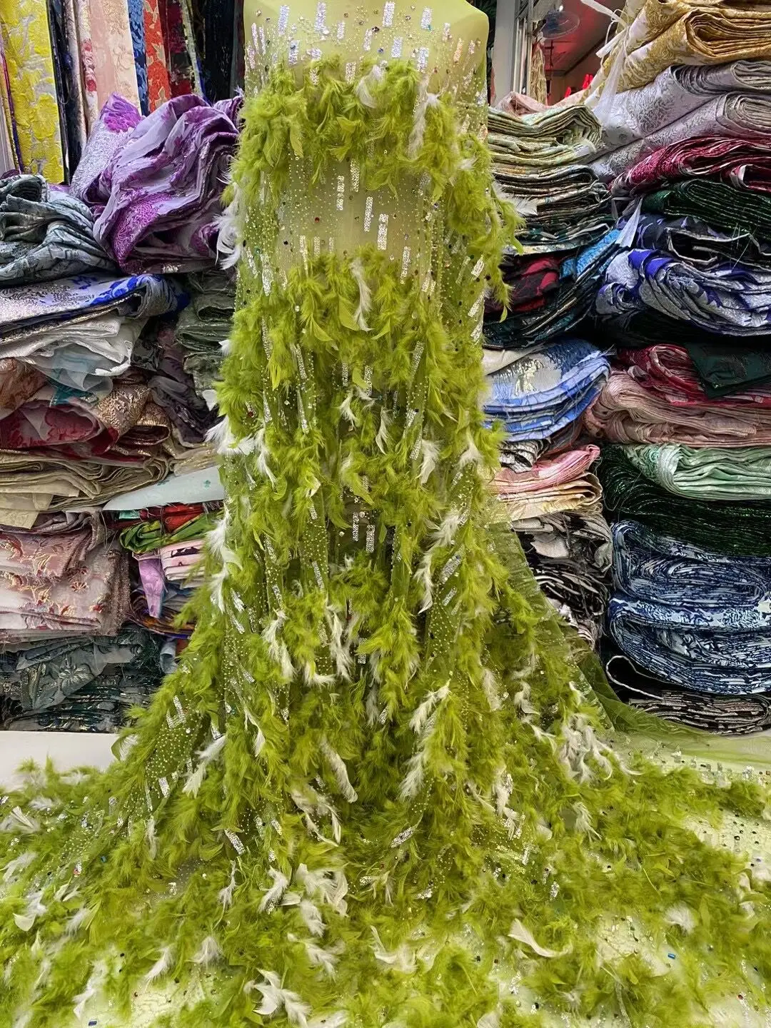 

Nigerian Lace Fabrics With Sequins For Wedding S-1302411 High Quality Embroidery Tulle feather and beads Lace French