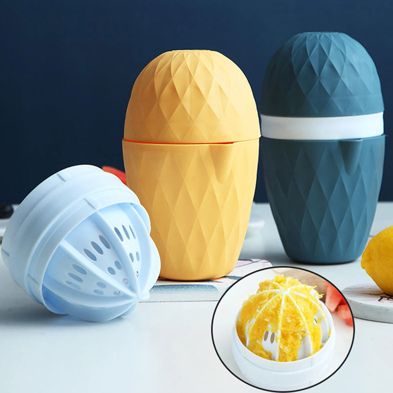 

Multifunctional Manual Juicer Portable Mini Juicer Cup Manual Lemon Juicer