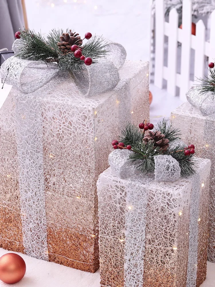 

Christmas gift box decoration, Christmas tree scene decoration, gift box pile top decoration, three piece set