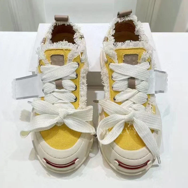 

Осенняя обувь на толстой подошве, маленькие белые женские холщовые туфли разных цветов со шнуровкой, женская повседневная обувь унисекс 34-46...